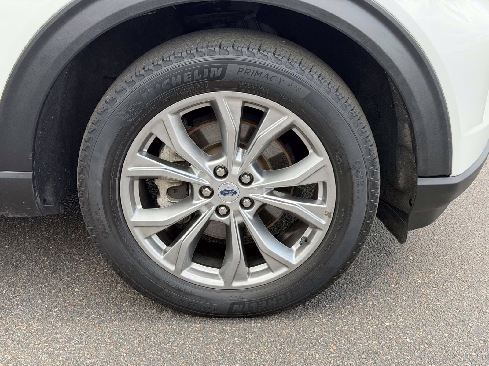 2022 White Ford Explorer XLT 4WD 4X4 SUV