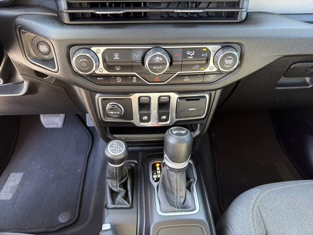 2024 Granite Crystal Metallic Clearcoat Jeep Wrangler Sport S 4X4 Convertible