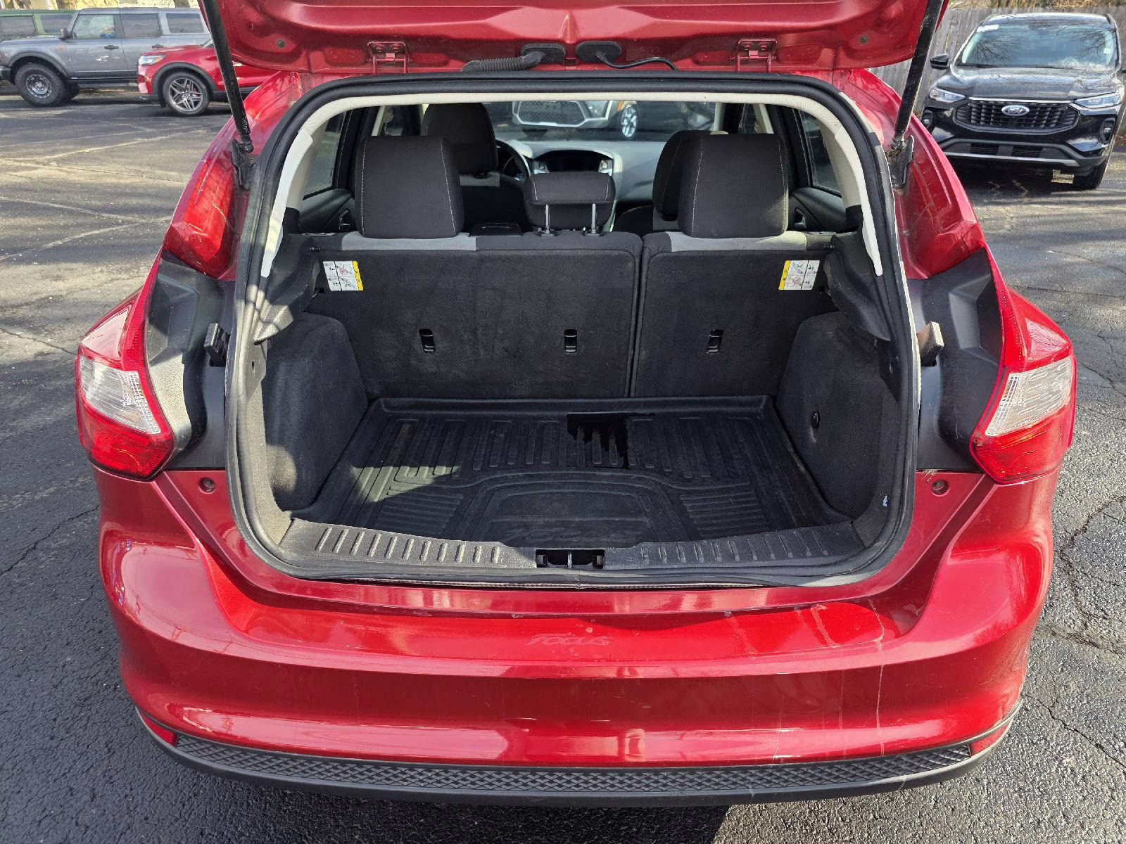 2012 Red Candy Metallic Tinted Clearcoat Ford Focus SE FWD Hatchback