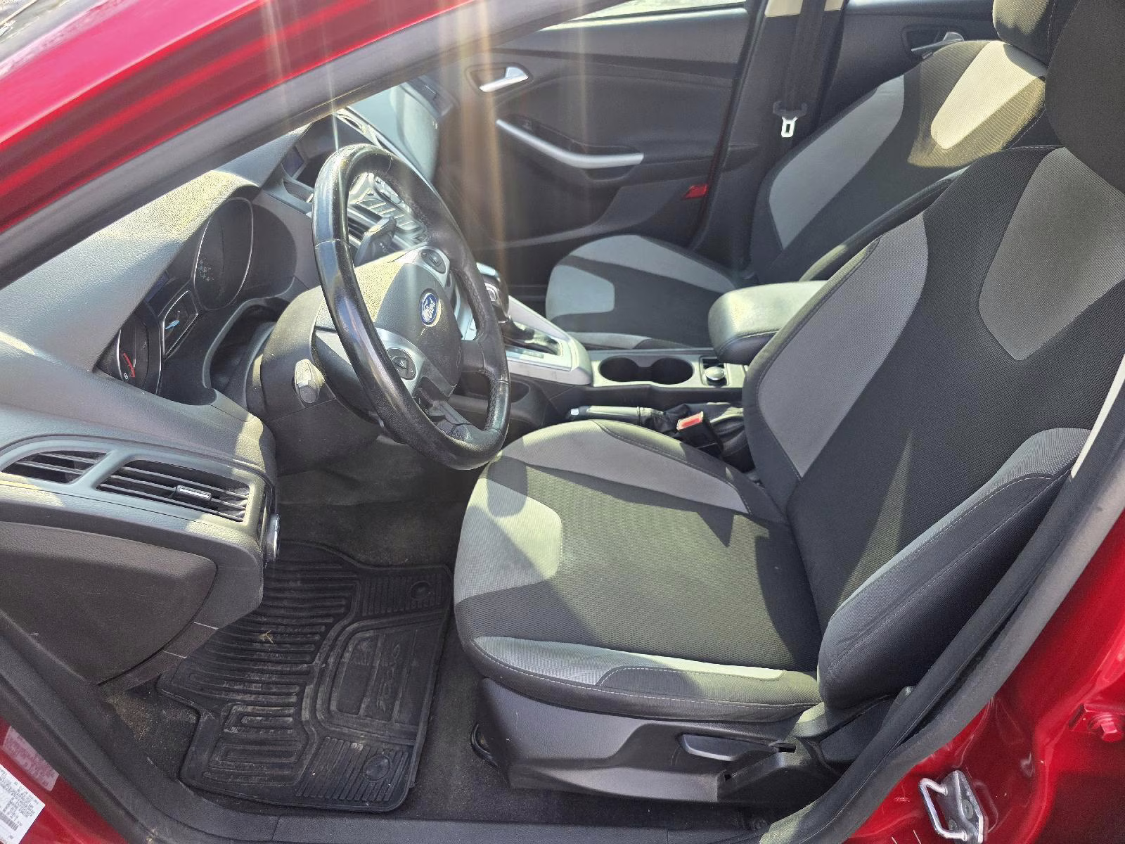 2012 Red Candy Metallic Tinted Clearcoat Ford Focus SE FWD Hatchback