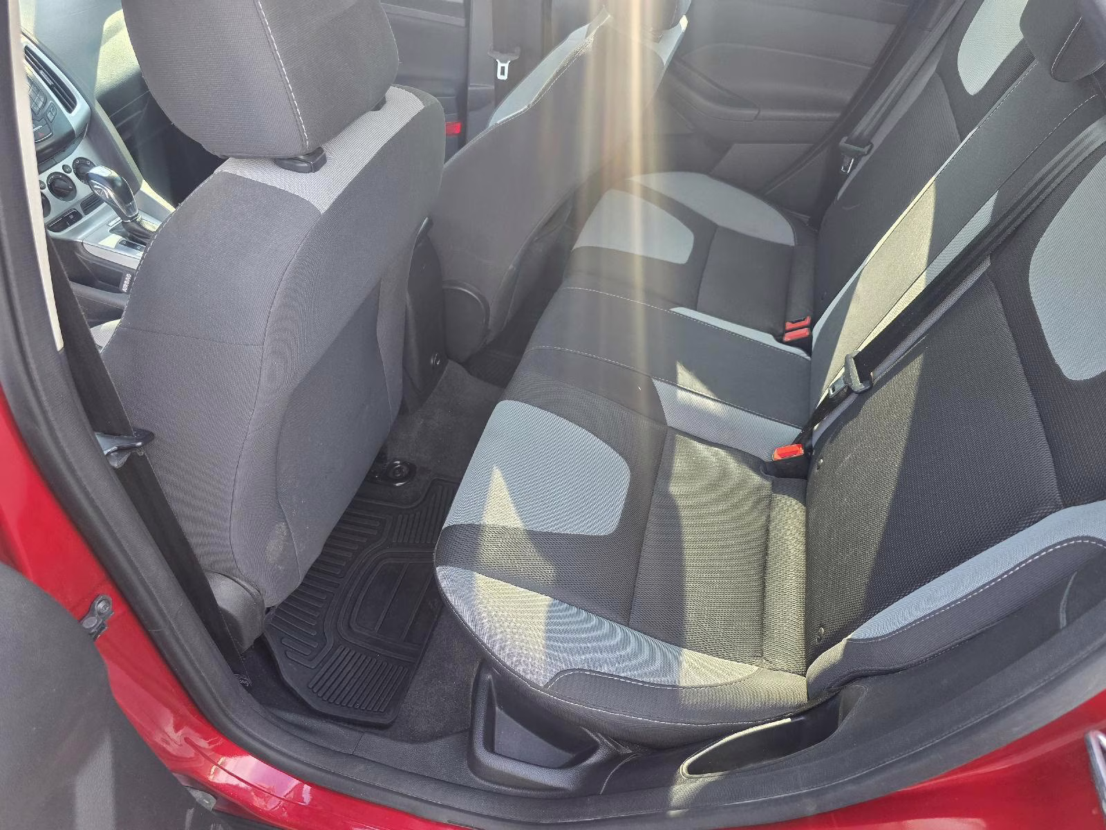 2012 Red Candy Metallic Tinted Clearcoat Ford Focus SE FWD Hatchback