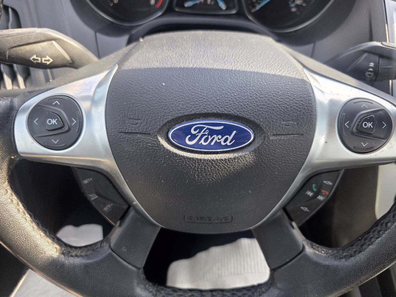 2012 Red Candy Metallic Tinted Clearcoat Ford Focus SE FWD Hatchback