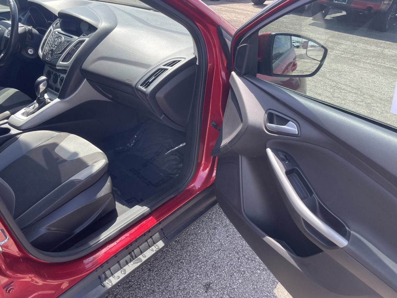 2012 Red Candy Metallic Tinted Clearcoat Ford Focus SE FWD Hatchback