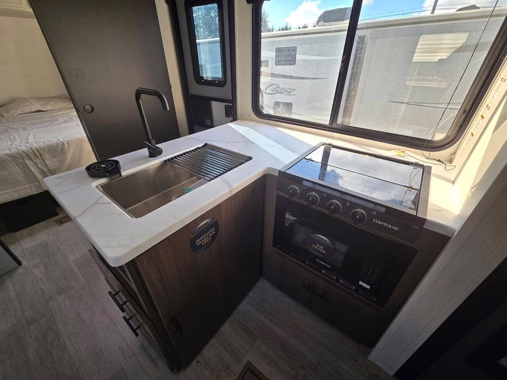 2026 Black Prime Time Avenger 23BHS Trailer