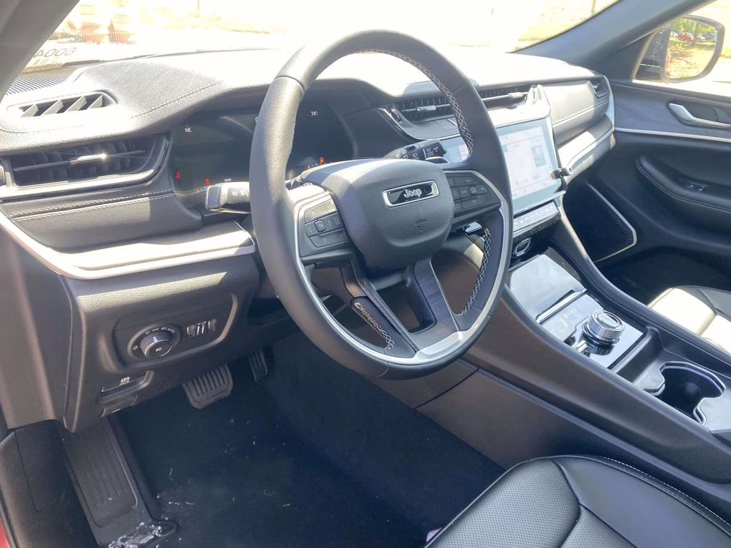 2026 Velvet Red Pearlcoat Jeep Grand Cherokee Limited 4X4 SUV