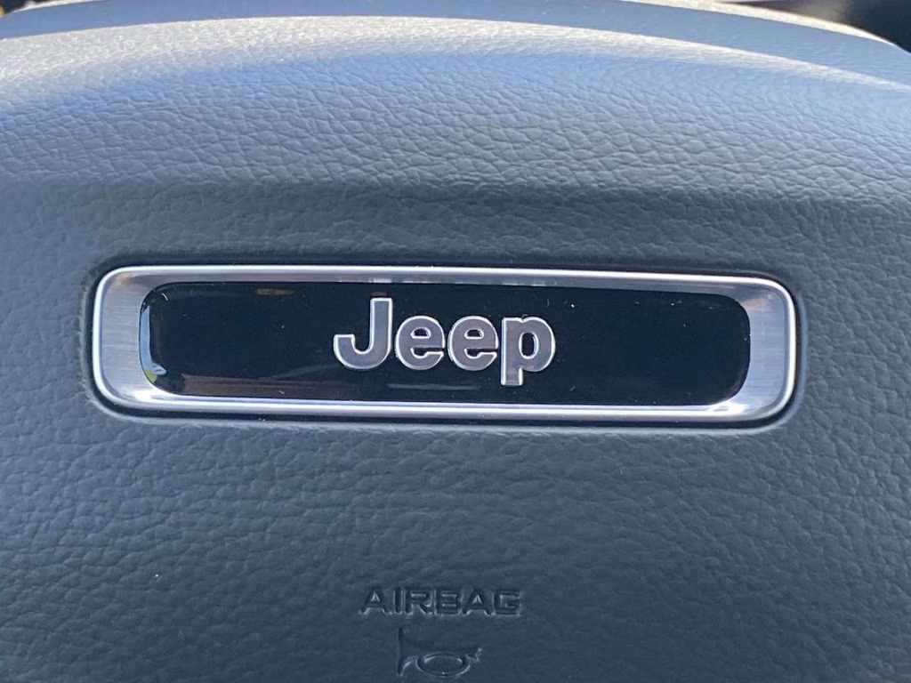 2026 Velvet Red Pearlcoat Jeep Grand Cherokee Limited 4X4 SUV