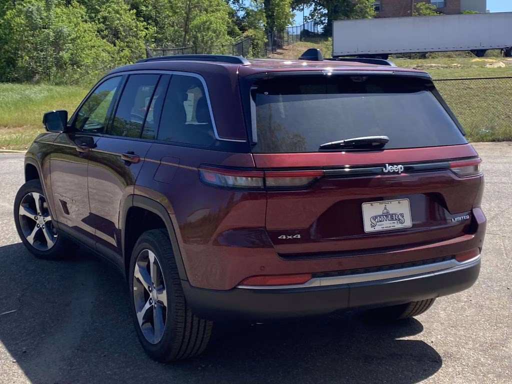2026 Velvet Red Pearlcoat Jeep Grand Cherokee Limited 4X4 SUV