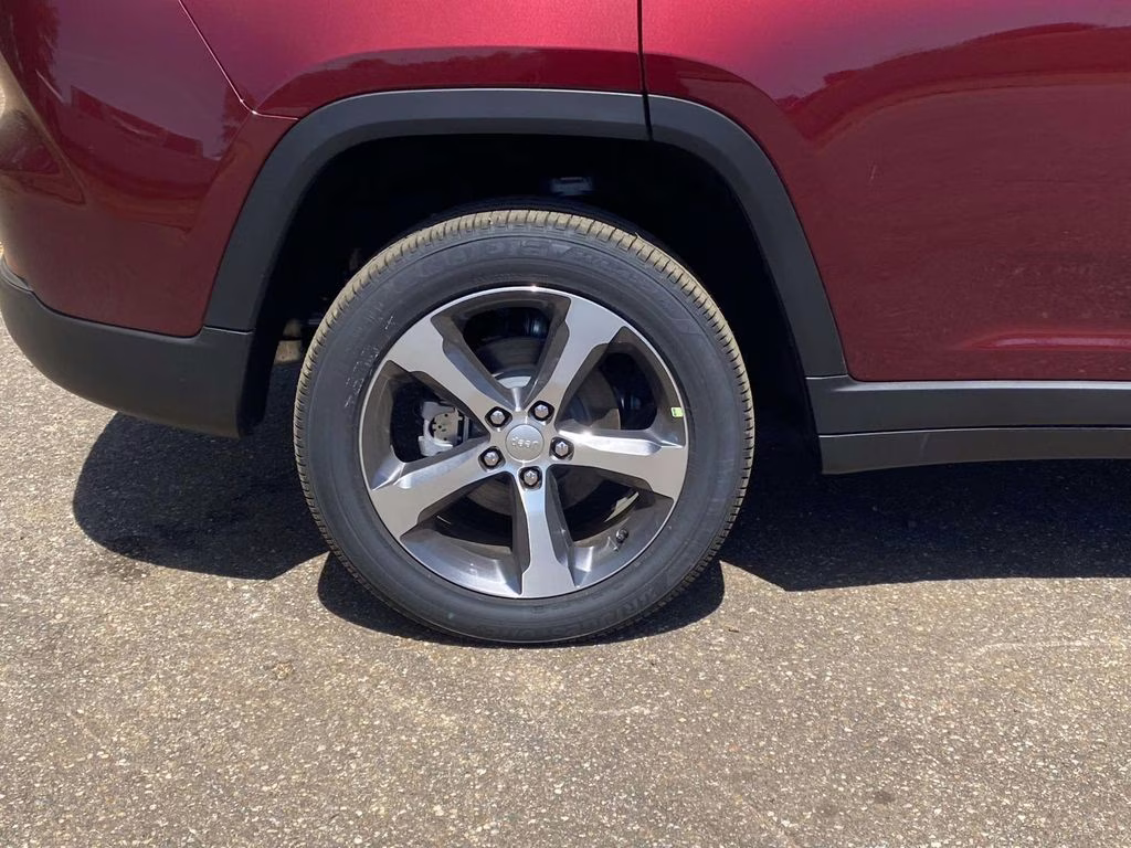 2026 Velvet Red Pearlcoat Jeep Grand Cherokee Limited 4X4 SUV