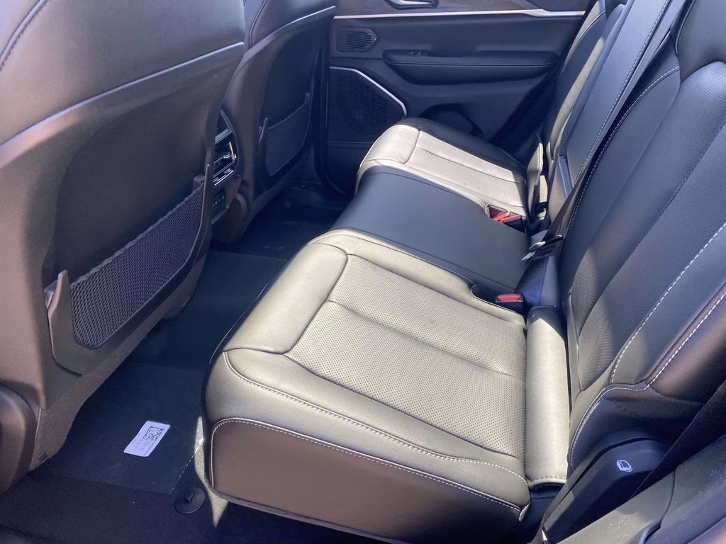 2026 Velvet Red Pearlcoat Jeep Grand Cherokee Limited 4X4 SUV