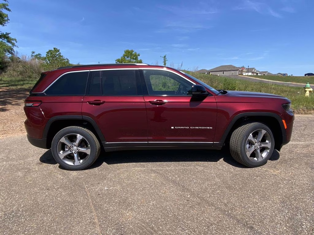2026 Velvet Red Pearlcoat Jeep Grand Cherokee Limited 4X4 SUV