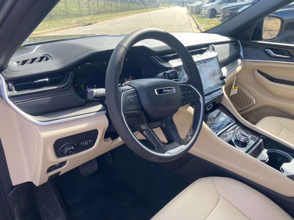 2026 Diamond Black Crystal Pearlcoat Jeep Grand Cherokee L Limited RWD SUV