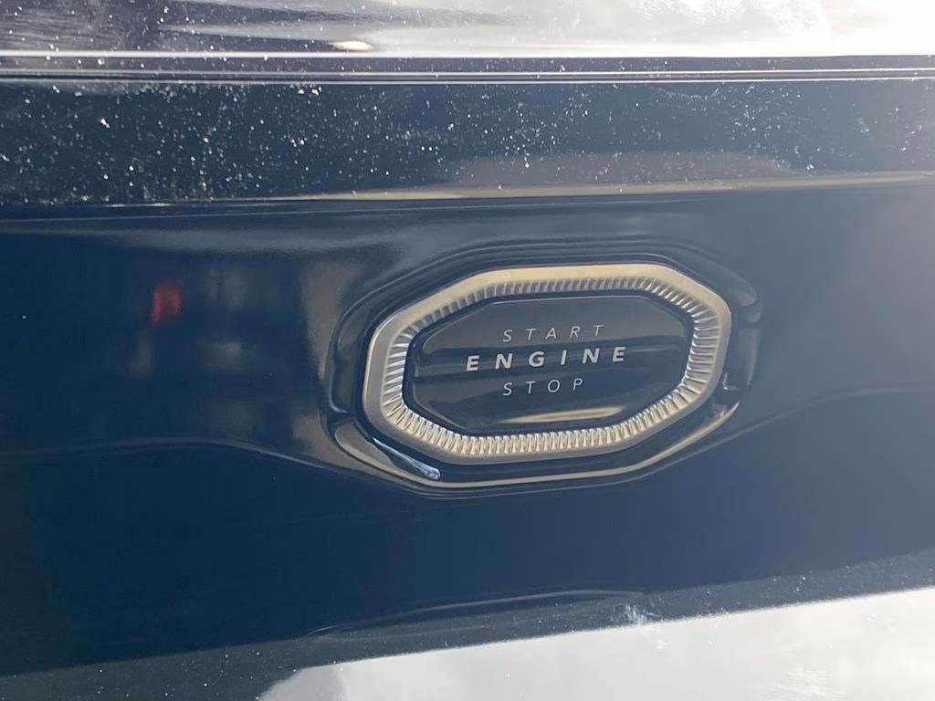 2026 Diamond Black Crystal Pearlcoat Jeep Grand Cherokee L Limited RWD SUV