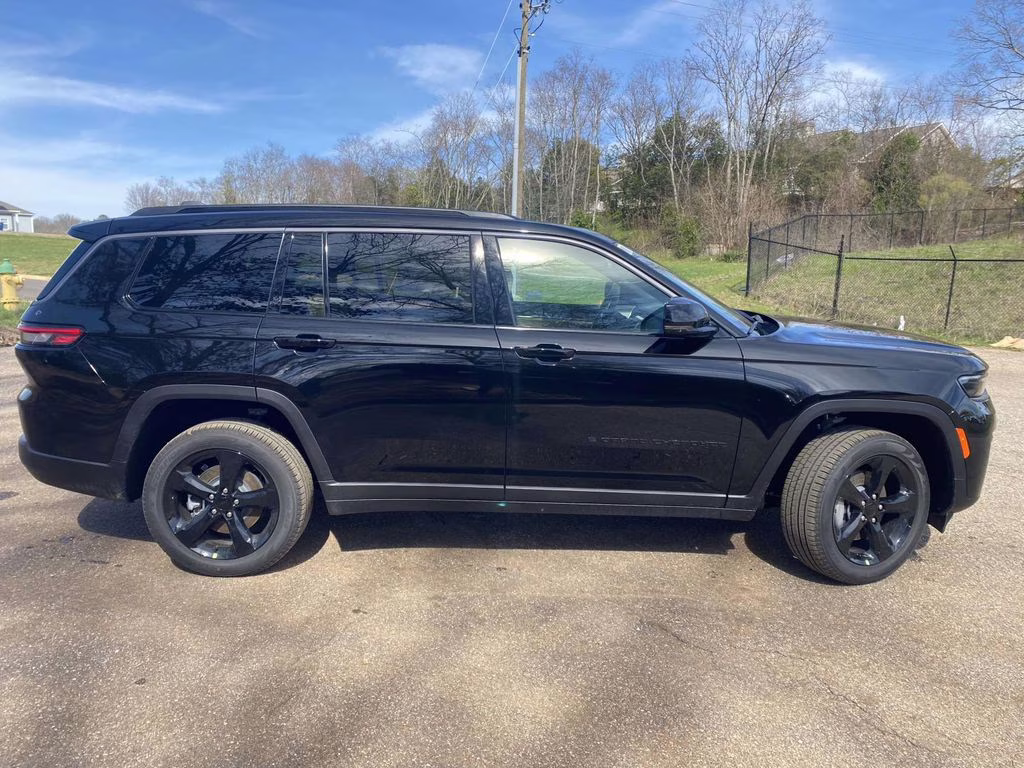 2026 Diamond Black Crystal Pearlcoat Jeep Grand Cherokee L Limited RWD SUV