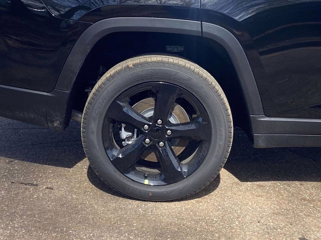 2026 Diamond Black Crystal Pearlcoat Jeep Grand Cherokee L Limited RWD SUV