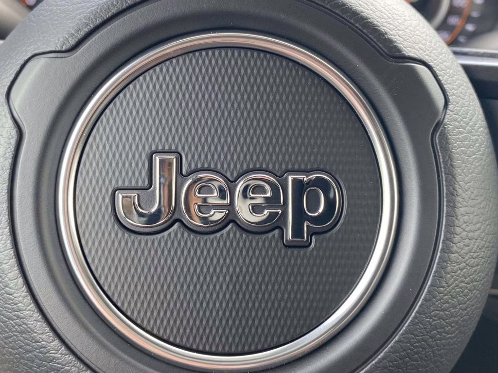 2026 Granite Crystal Metallic Clearcoat Jeep Gladiator Sport 4X4 Truck