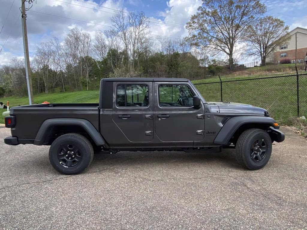 2026 Granite Crystal Metallic Clearcoat Jeep Gladiator Sport 4X4 Truck