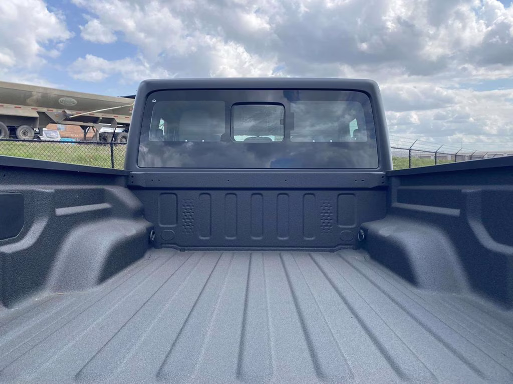 2026 Granite Crystal Metallic Clearcoat Jeep Gladiator Sport 4X4 Truck