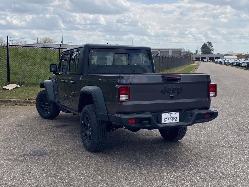 2026 Granite Crystal Metallic Clearcoat Jeep Gladiator Sport 4X4 Truck
