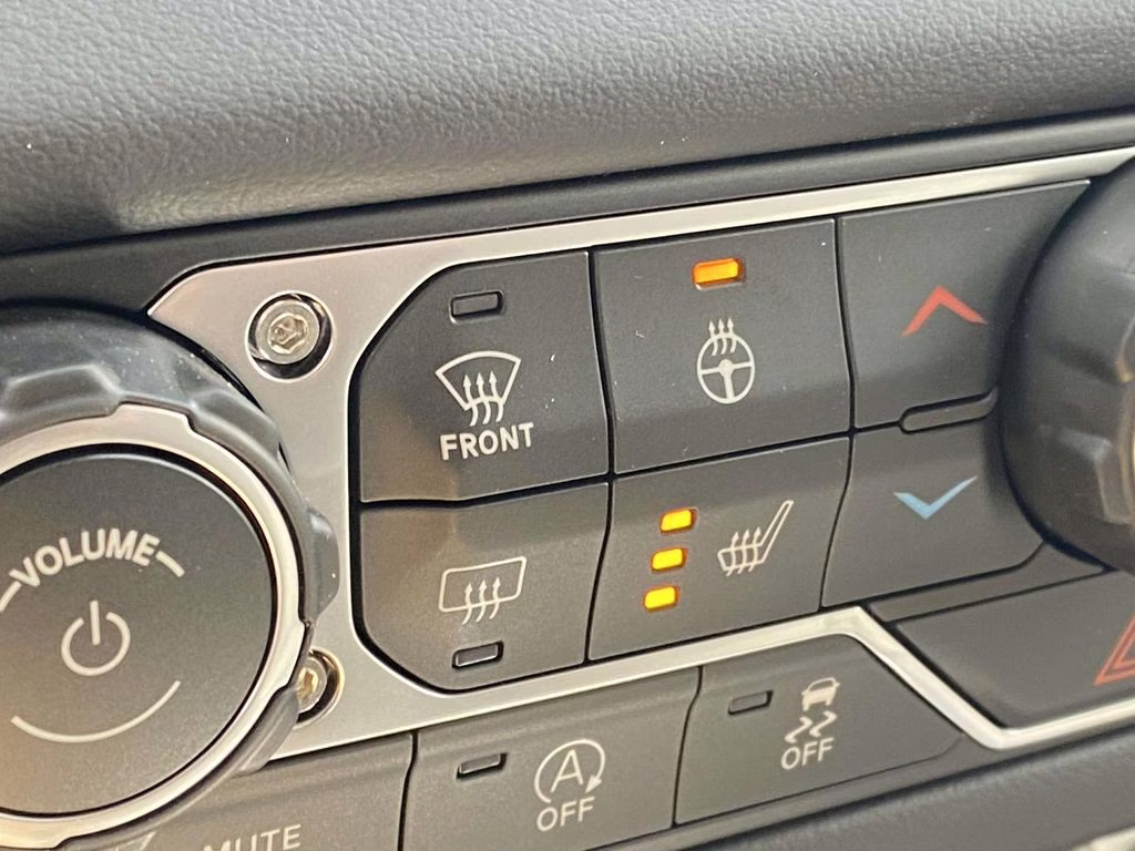 2026 Anvil Clearcoat Jeep Gladiator Mojave 4X4 Truck