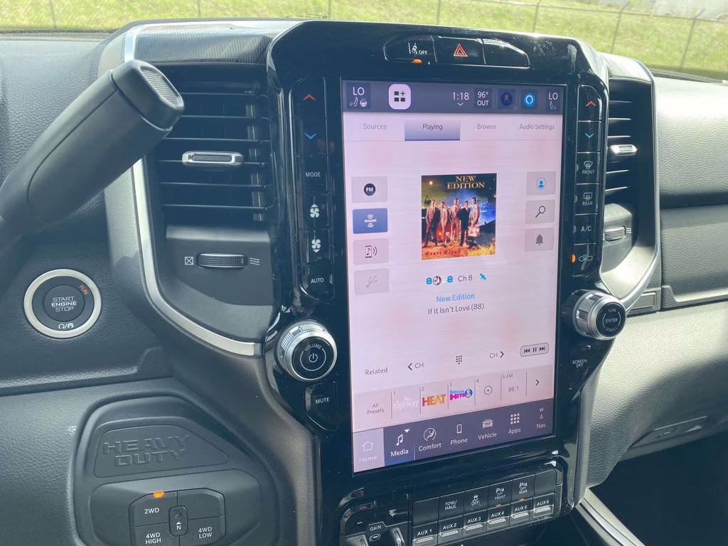 2026 Diamond Black Crystal Pearlcoat Ram 2500 Big Horn 4X4 Truck