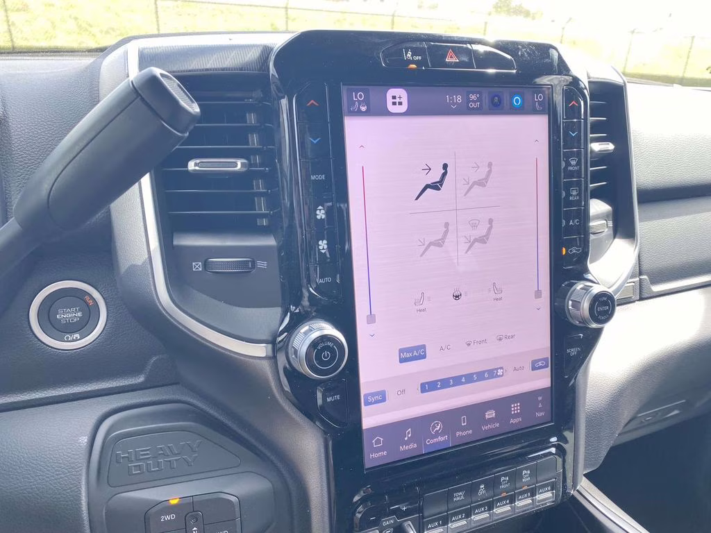 2026 Diamond Black Crystal Pearlcoat Ram 2500 Big Horn 4X4 Truck