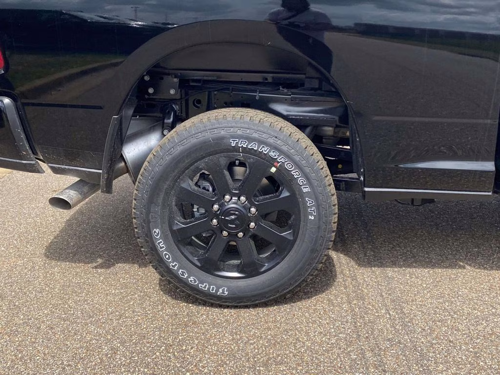 2026 Diamond Black Crystal Pearlcoat Ram 2500 Big Horn 4X4 Truck