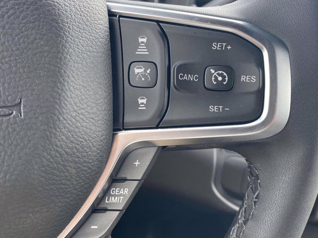 2026 Diamond Black Crystal Pearlcoat Ram 2500 Big Horn 4X4 Truck