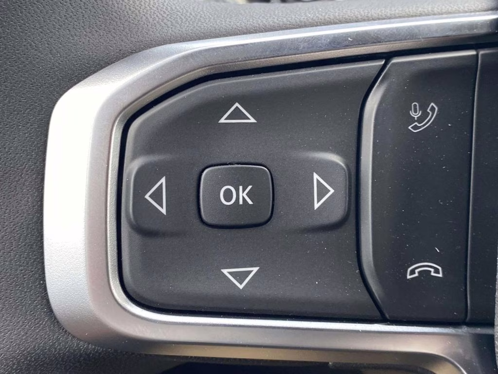 2026 Diamond Black Crystal Pearlcoat Ram 2500 Big Horn 4X4 Truck