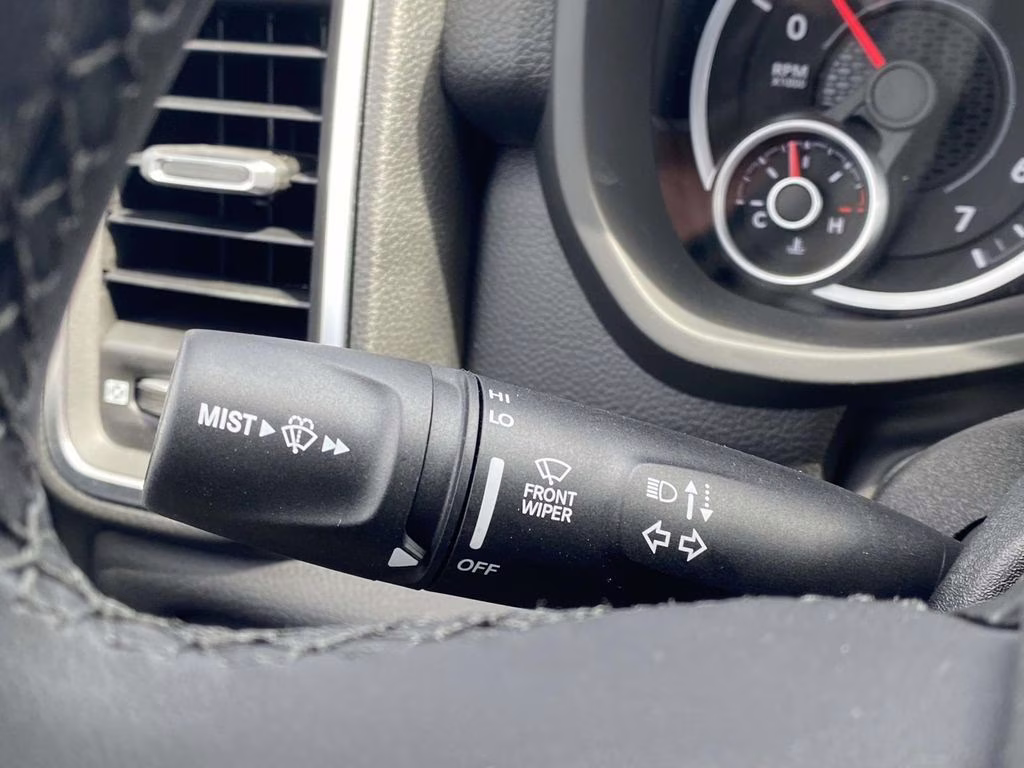 2026 Diamond Black Crystal Pearlcoat Ram 2500 Big Horn 4X4 Truck