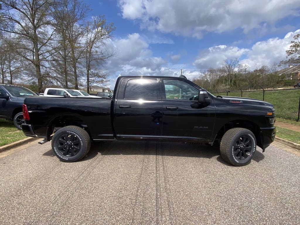 2026 Diamond Black Crystal Pearlcoat Ram 2500 Big Horn 4X4 Truck