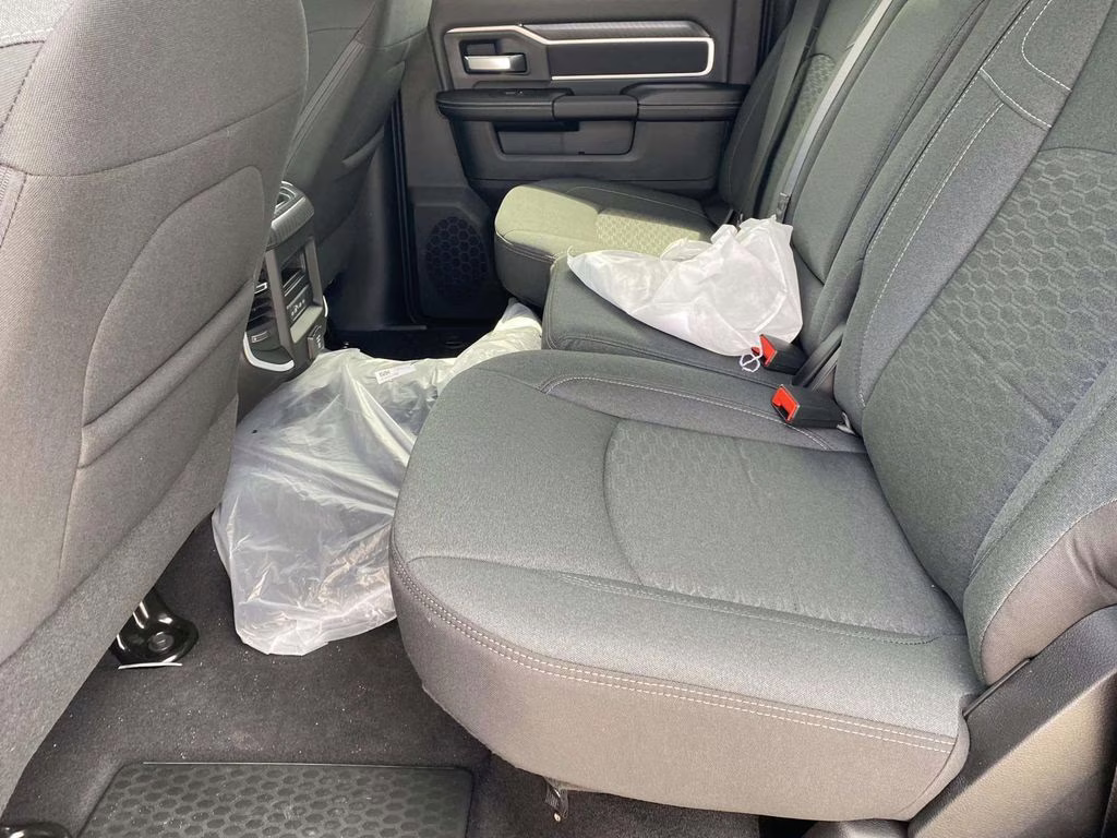 2026 Diamond Black Crystal Pearlcoat Ram 2500 Big Horn 4X4 Truck