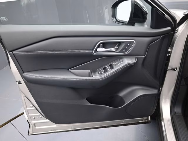 2026 Champagne Silver Metallic Nissan Rogue Platinum AWD SUV