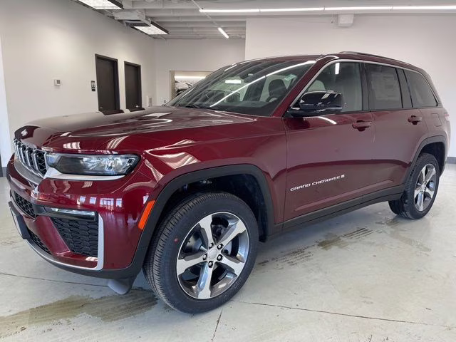 2026 Velvet Red Pearlcoat Jeep Grand Cherokee Limited 4X4 SUV