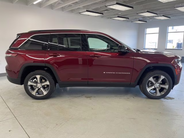2026 Velvet Red Pearlcoat Jeep Grand Cherokee Limited 4X4 SUV