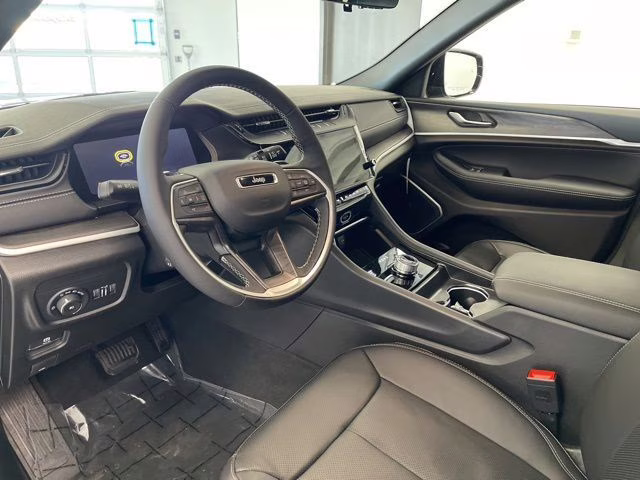 2026 Diamond Black Crystal Pearlcoat Jeep Grand Cherokee L Limited Reserve 4X4 SUV