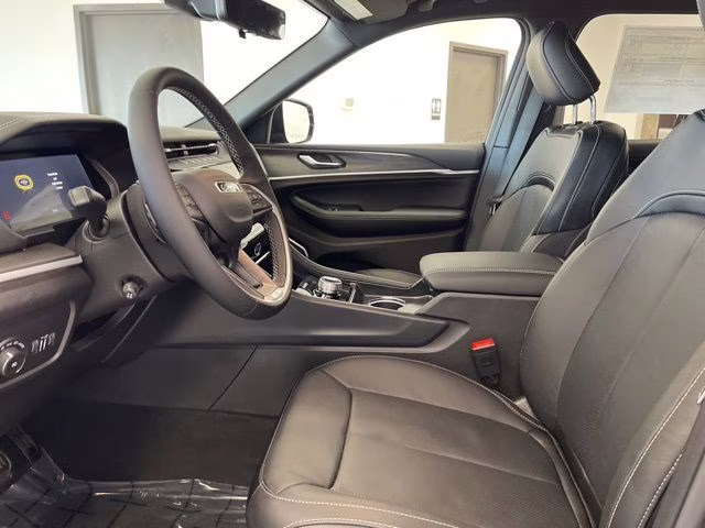 2026 Diamond Black Crystal Pearlcoat Jeep Grand Cherokee L Limited Reserve 4X4 SUV