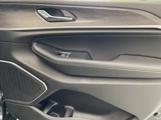 2026 Diamond Black Crystal Pearlcoat Jeep Grand Cherokee L Limited Reserve 4X4 SUV