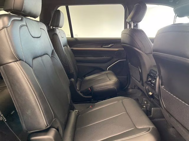 2026 Diamond Black Crystal Pearlcoat Jeep Grand Cherokee L Limited Reserve 4X4 SUV