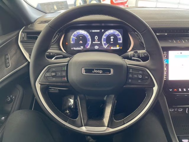 2026 Diamond Black Crystal Pearlcoat Jeep Grand Cherokee L Limited Reserve 4X4 SUV