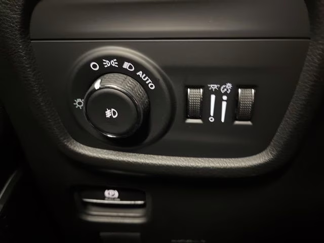 2026 Diamond Black Crystal Pearlcoat Jeep Grand Cherokee L Limited Reserve 4X4 SUV