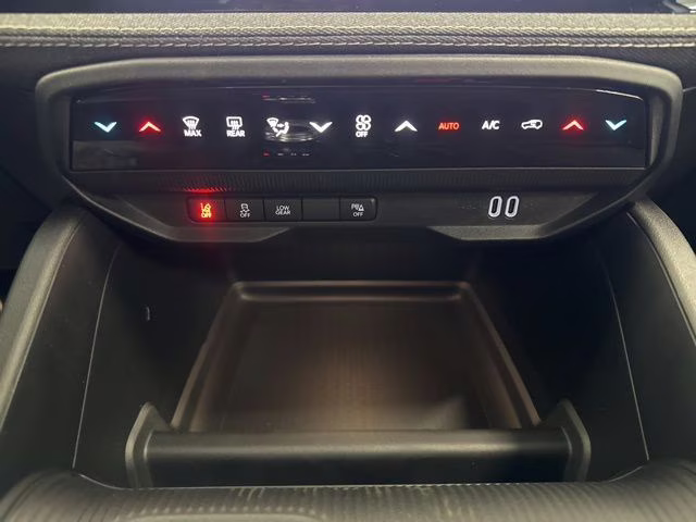 2026 Bright White Clearcoat Jeep Cherokee Laredo 4X4 SUV