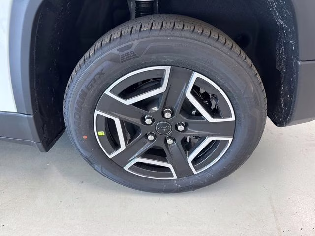 2026 Bright White Clearcoat Jeep Cherokee Laredo 4X4 SUV