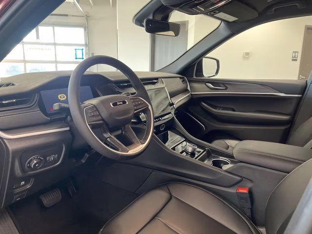 2026 Velvet Red Pearlcoat Jeep Grand Cherokee Limited 4X4 SUV