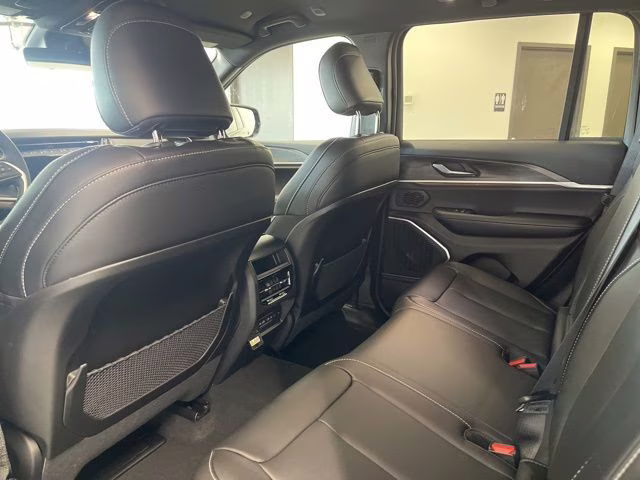 2026 Velvet Red Pearlcoat Jeep Grand Cherokee Limited 4X4 SUV