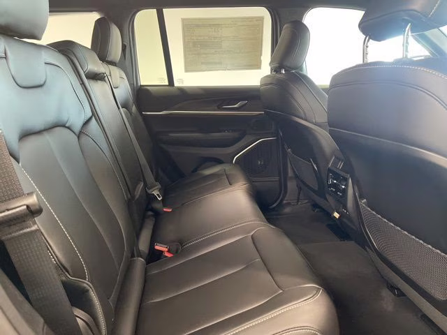 2026 Velvet Red Pearlcoat Jeep Grand Cherokee Limited 4X4 SUV