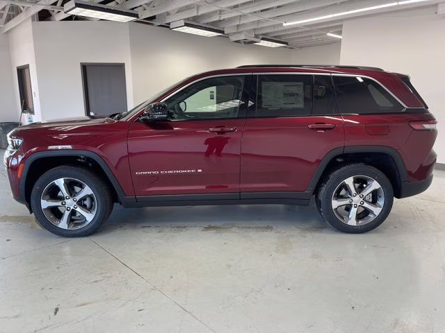2026 Velvet Red Pearlcoat Jeep Grand Cherokee Limited 4X4 SUV