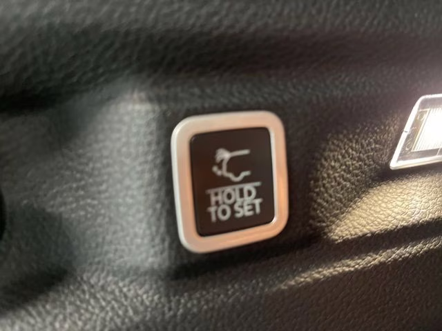 2026 Diamond Black Crystal Pearlcoat Jeep Grand Cherokee L Limited Reserve 4X4 SUV