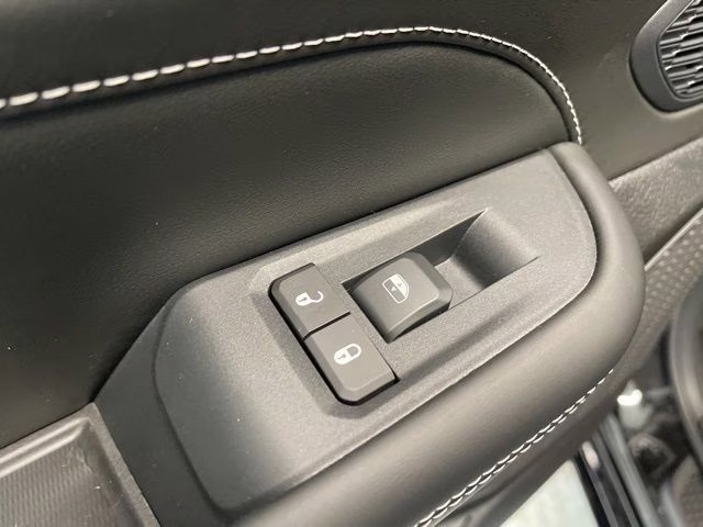 2026 Diamond Black Crystal Pearlcoat Jeep Grand Cherokee L Limited Reserve 4X4 SUV