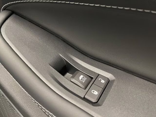 2026 Diamond Black Crystal Pearlcoat Jeep Grand Cherokee L Limited Reserve 4X4 SUV