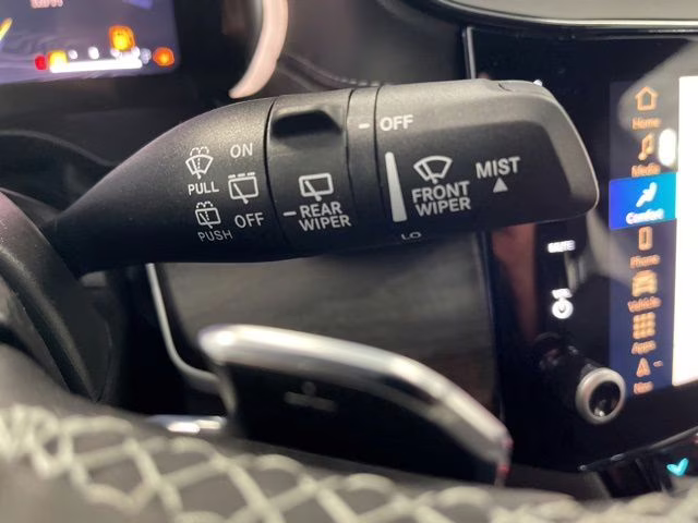 2026 Diamond Black Crystal Pearlcoat Jeep Grand Cherokee L Limited Reserve 4X4 SUV